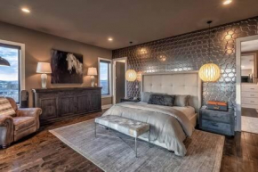 The Alistair - Luxurious Mansion With City Views